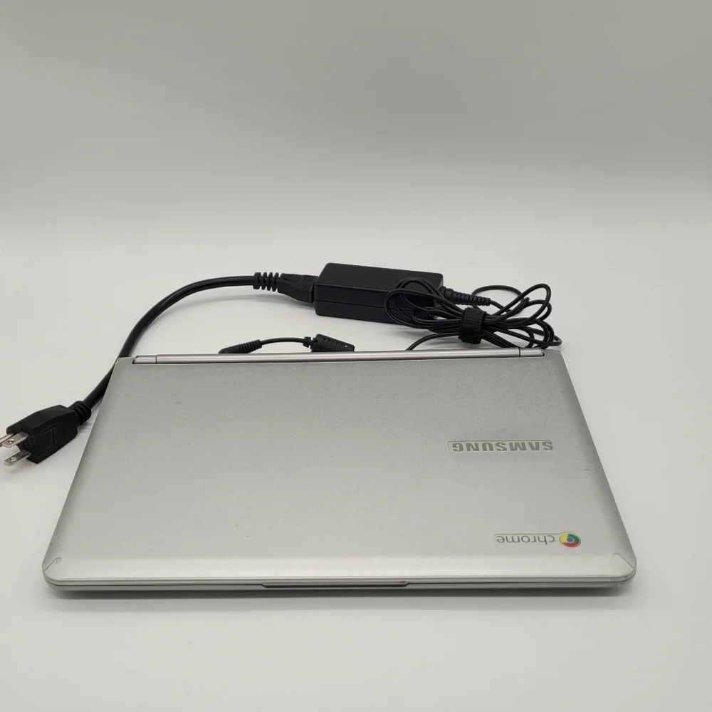 Samsung XE303C12-A01US 11.6